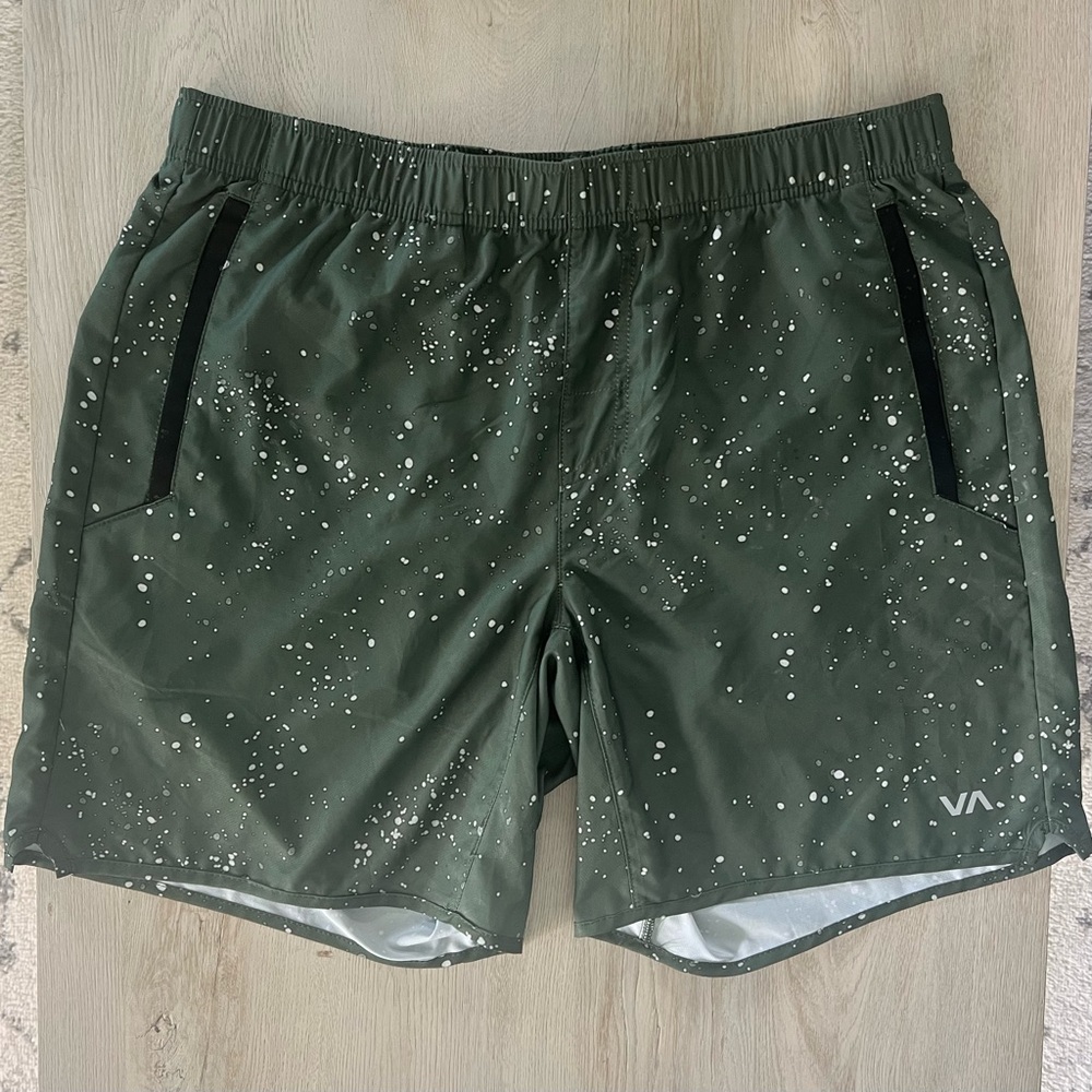 RVCA Men’s Yogger IV Athletic Shorts 17" Outseam - Size Large